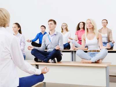 Meditazione a scuola al suono del gong! Meditazione a scuola al suono del gong!