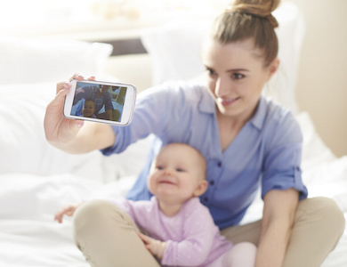 Privacy sui social: genitori che violano quella dei figli Privacy sui social: genitori che violano quella dei figli