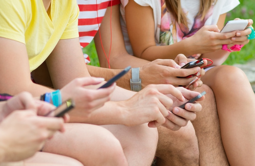 Dipendenza da messaggio: il cellulare anche sotto la doccia! Dipendenza da messaggio: il cellulare anche sotto la doccia!