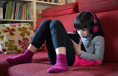 Il bambino asociale: cosa fare a scuola e in famiglia Il bambino asociale: cosa fare a scuola e in famiglia