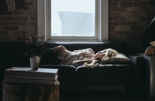 I benefici del sonno pomeridiano: regole della pennichella perfetta I benefici del sonno pomeridiano: regole della pennichella perfetta