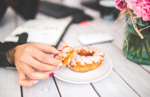 Emotional Eating: la fame emotiva Emotional Eating: la fame emotiva
