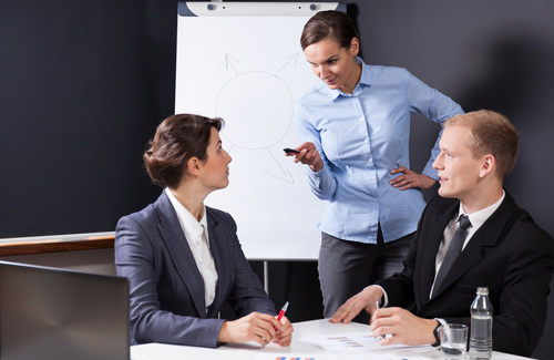 Le aspettative sui colleghi possono essere fonte di stress sul lavoro Le aspettative sui colleghi possono essere fonte di stress sul lavoro