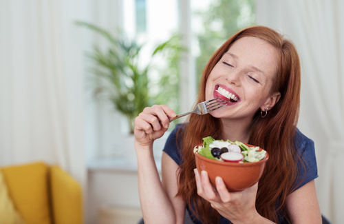I 5 sensi a tavola per mangiare meglio I 5 sensi a tavola per mangiare meglio
