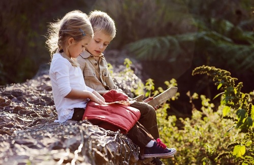 I bambini a contatto con la natura crescono meglio I bambini a contatto con la natura crescono meglio