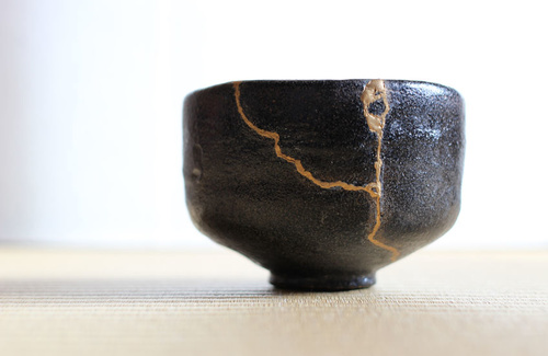 Kintsugi: riparare è un'arte Kintsugi: riparare è un'arte