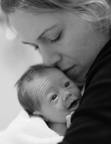 Diventare genitori: come una donna si trasforma in una mamma Diventare genitori: come una donna si trasforma in una mamma