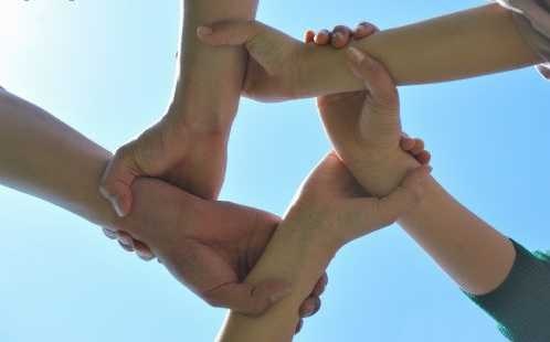Il counselor olistico: un percorso di formazione e crescita Il counselor olistico: un percorso di formazione e crescita