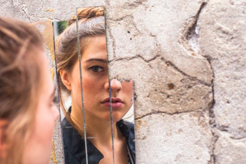 La famiglia degli altri, identità frammentata La famiglia degli altri, identità frammentata
